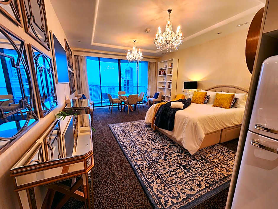 Deluxe Private Apartment and Studio - Ocean Views