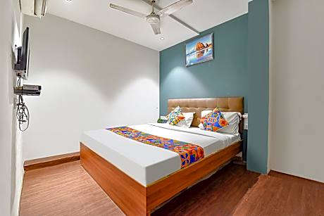 FabHotel Nidhivan - Udhana Teen Rasta