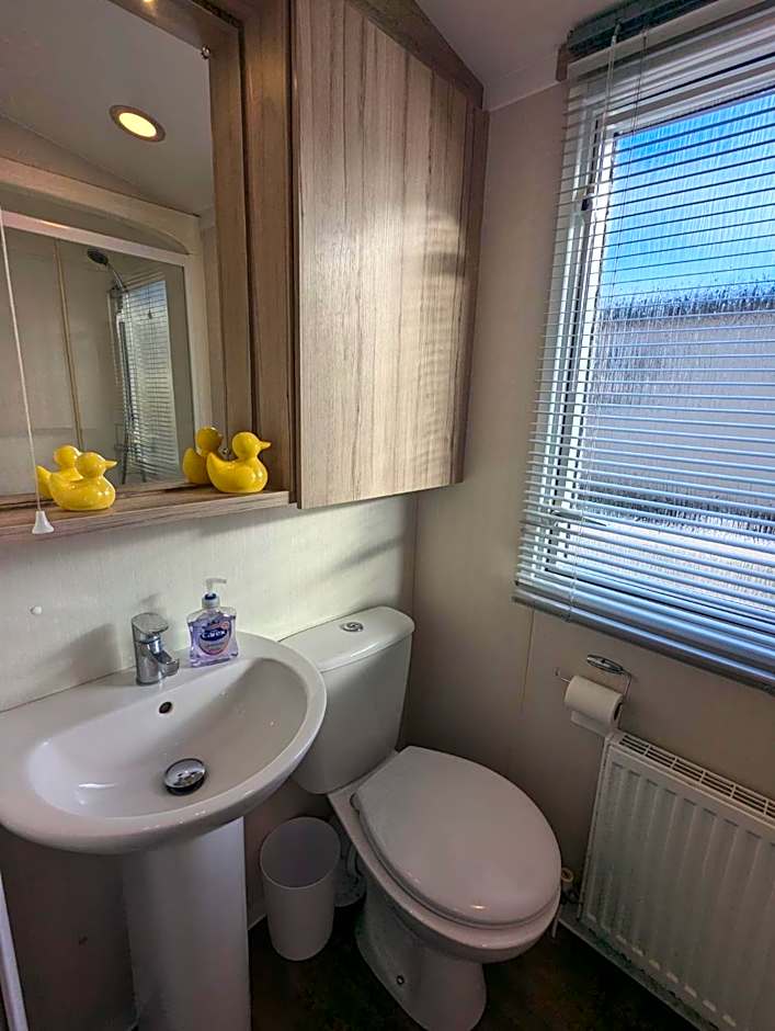 Swift Loire Holiday Home sleeps 6 Haven Littlesea