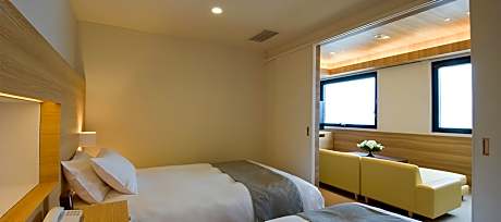 Premier Twin Room - Non-Smoking