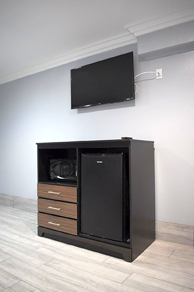 Willow Tree Inn & Suites