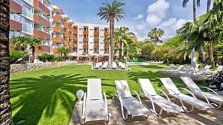 Monica Hotel