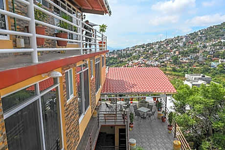 Casa LEONOR
