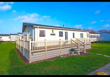 MP630 Lodge - Camber Sands Holiday Park - Sleeps 8 - Huge Decking - Dishwasher - Washing Machine
