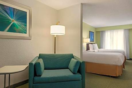 2 DOUBLE BEDS