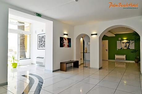 Palm Beach Hotel