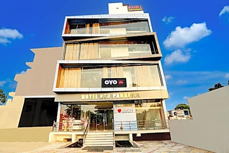 Hotel O Dev paradise