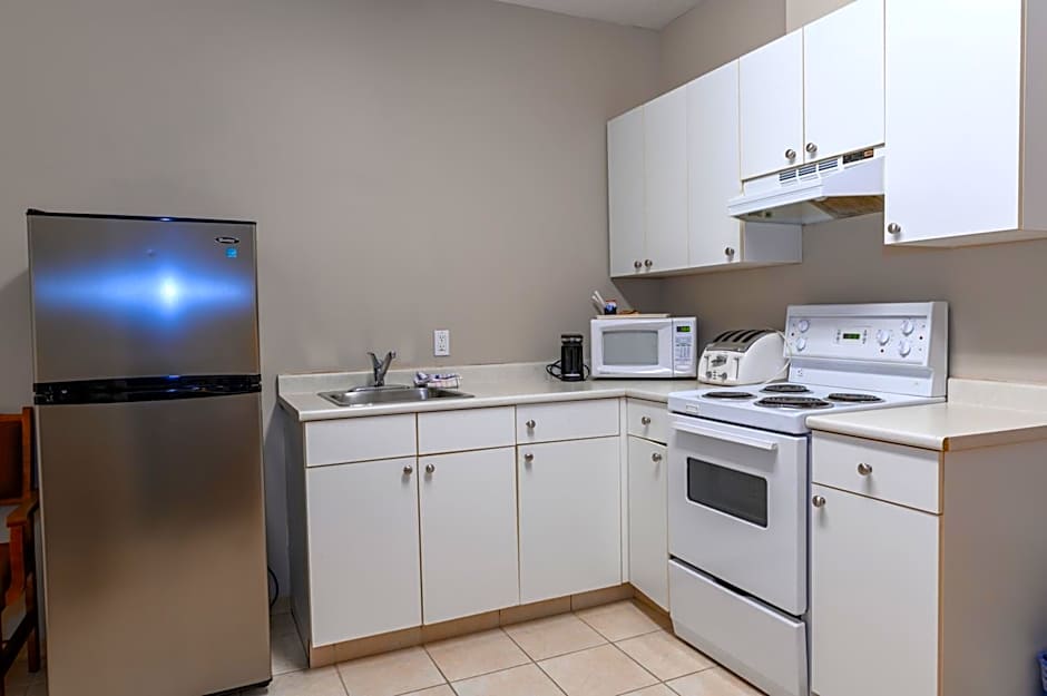 Super 8 by Wyndham Cochrane