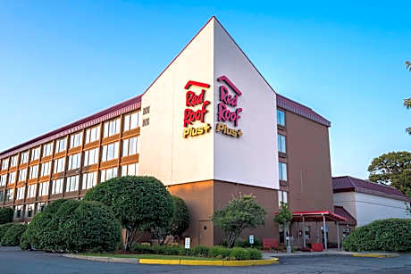 Red Roof PLUS+ Boston - Woburn/Burlington