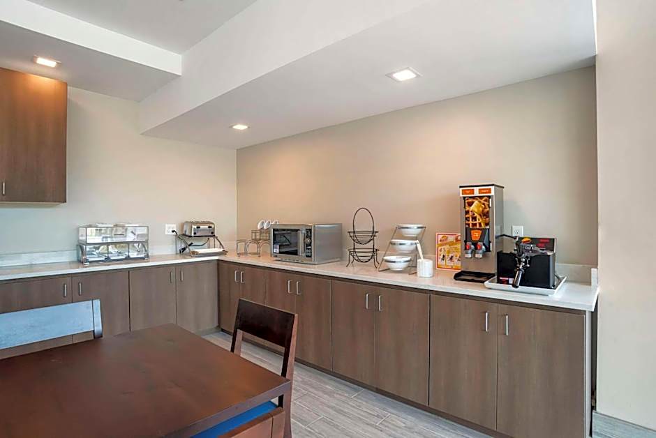 Comfort Inn & Suites