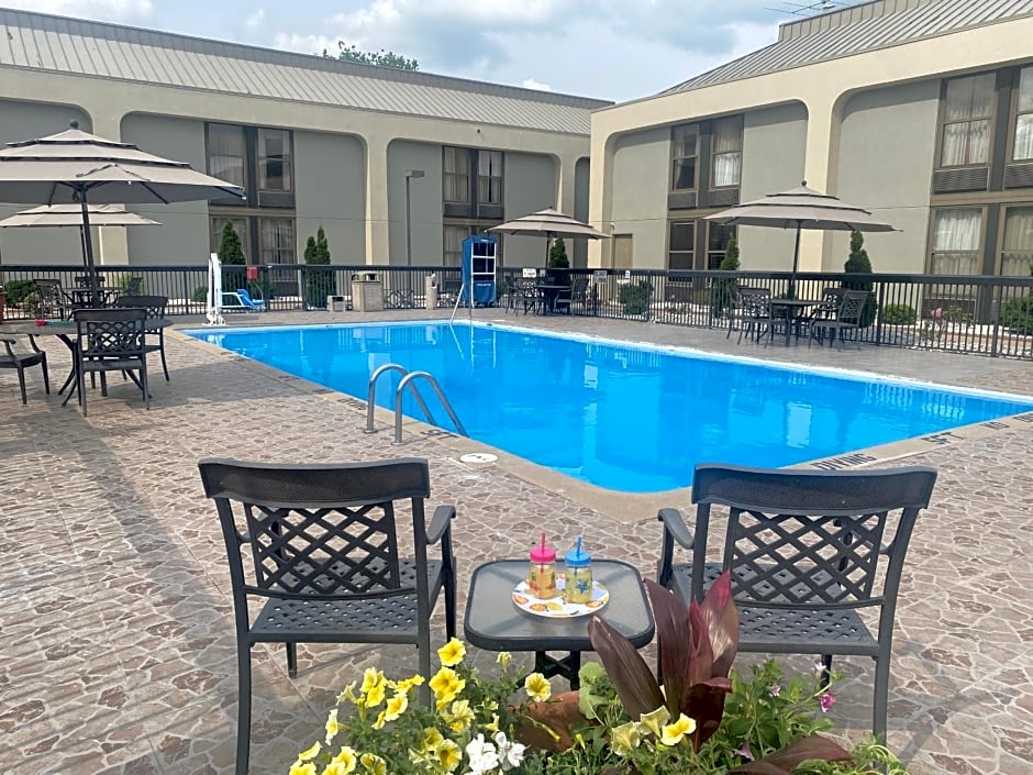 Clarion Inn And Suites Grand Rapids