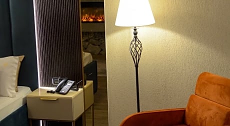 Junior Suite with Mountain View & Fireplace