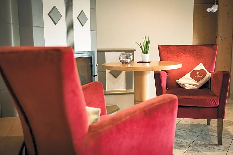 Saldur Small Active Hotel