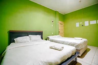 Urbanview Hotel Mine Residence Syariah