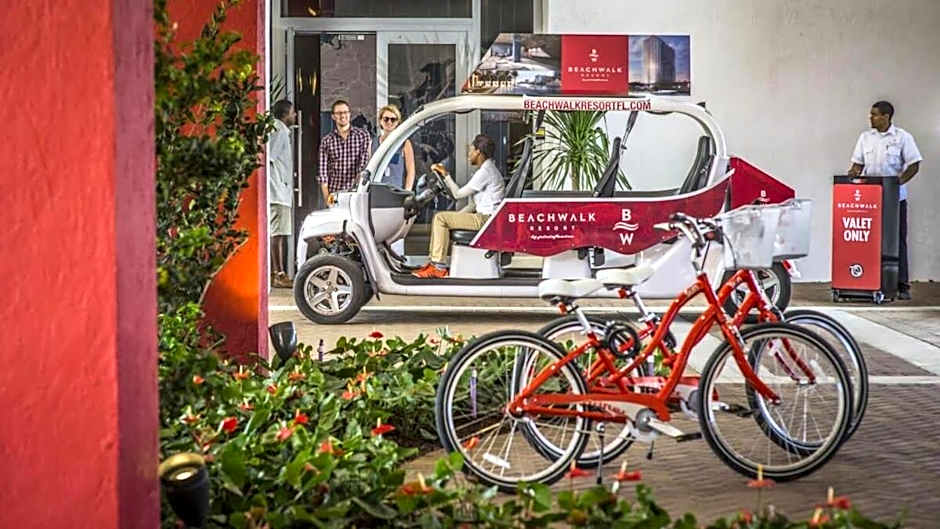 Spectacular View wBalcony Pool