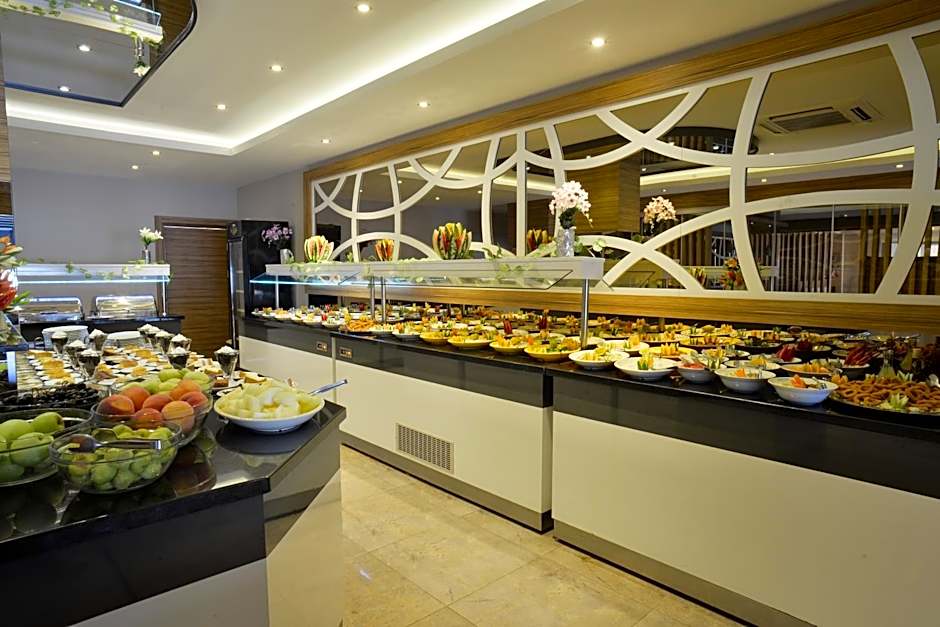 Maris Beach Hotel