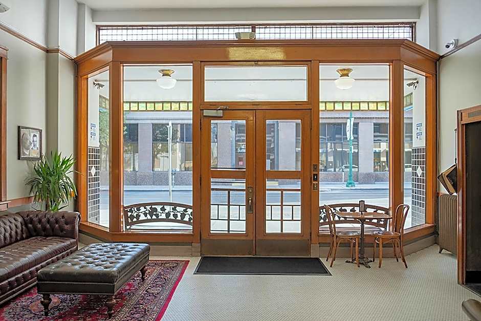 Gardner Hotel