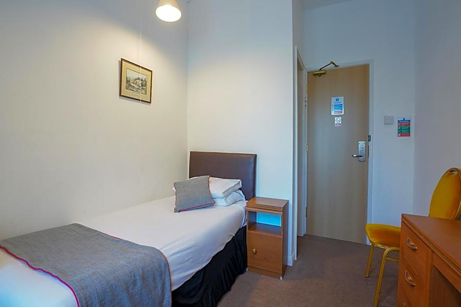 OYO Shanklin Beach Hotel