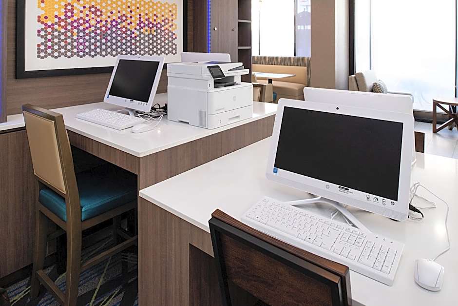 Holiday Inn Express & Suites Los Angeles Downtown West By IHG