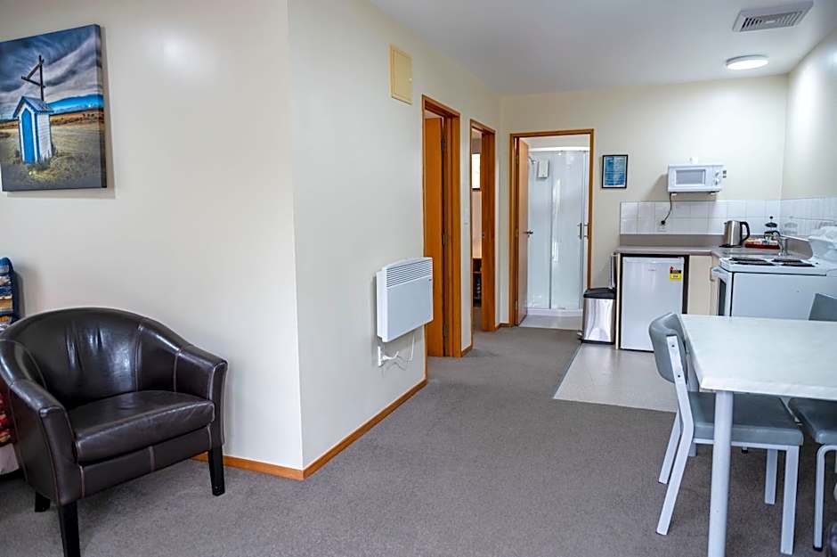 ASURE Aspiring Court Motel