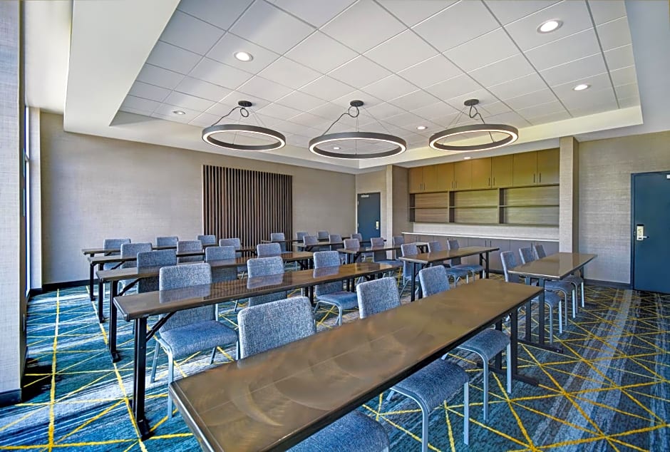 Holiday Inn Grand Rapids North - Walker, an IHG Hotel