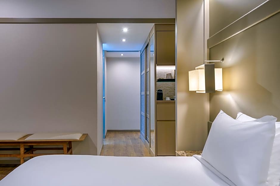 AC Hotel by Marriott Recoletos