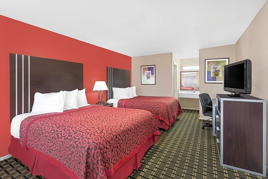 Days Inn by Wyndham College Station University Drive