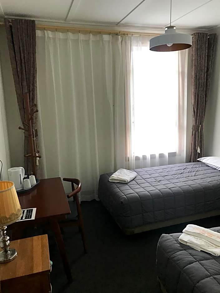 Te Puia Hot Springs Hotel