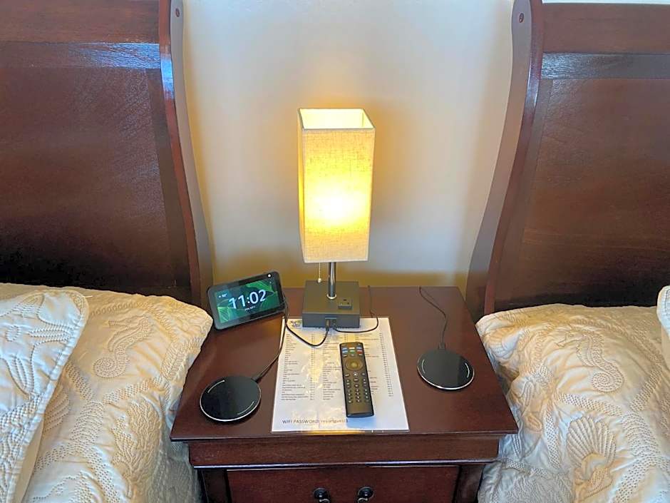 Ocean View Renovated Condo With Pool - DAYTONA BEACH