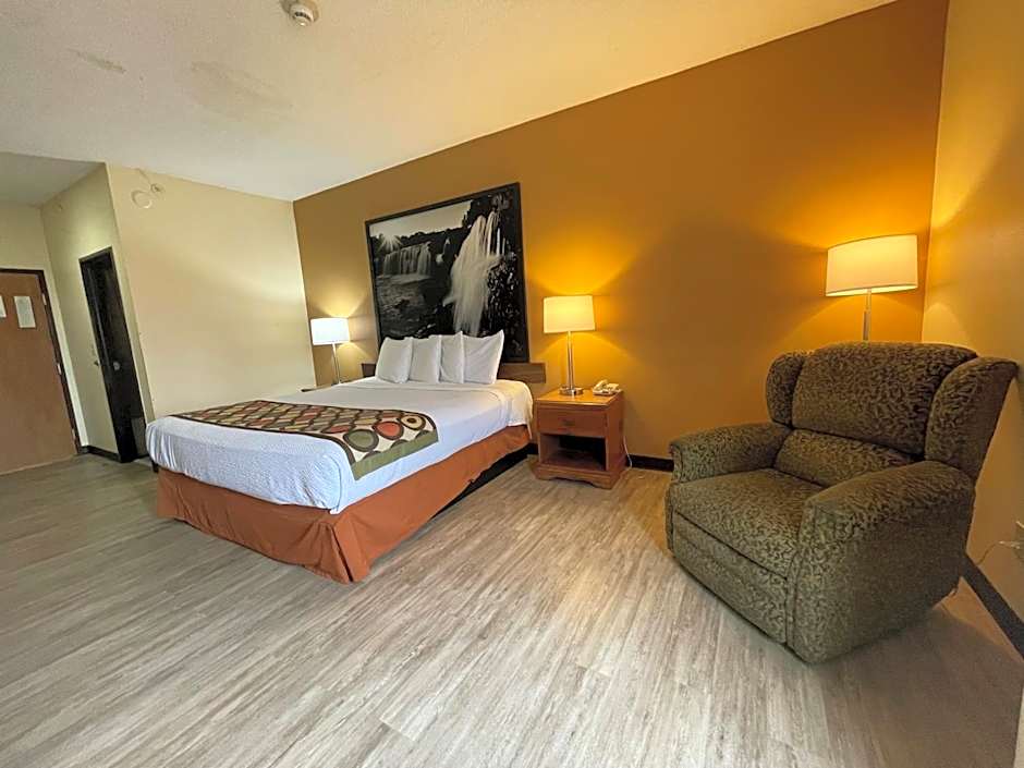 Super 8 by Wyndham Pevely