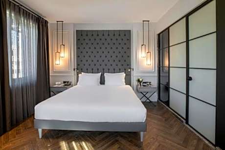 Suite with City View