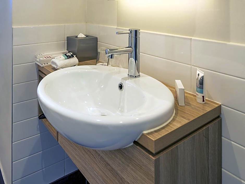 Mercure Melbourne Therry Street