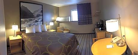 Queen Room - Non-Smoking