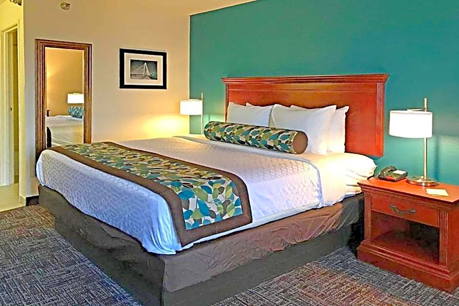 Rodeway Inn & Suites