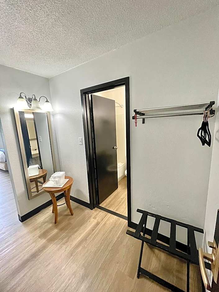 Days Inn by Wyndham Erie