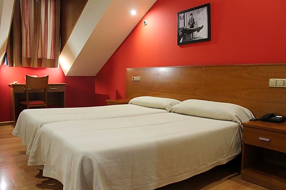 1 Double Bed or 2 Beds — 13 fotoğraftan 1. fotoğraf