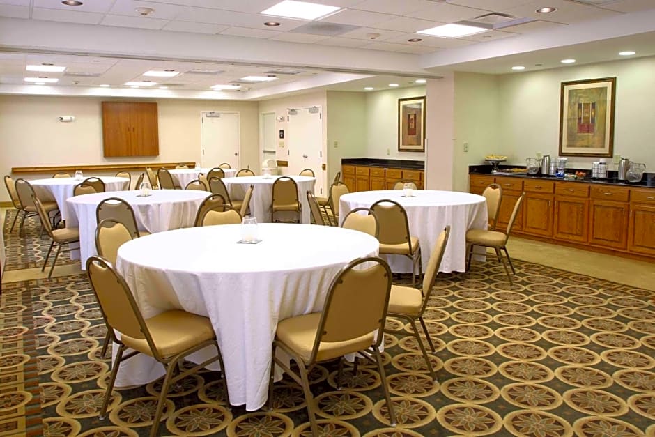 Hampton Inn By Hilton & Suites Chesapeake