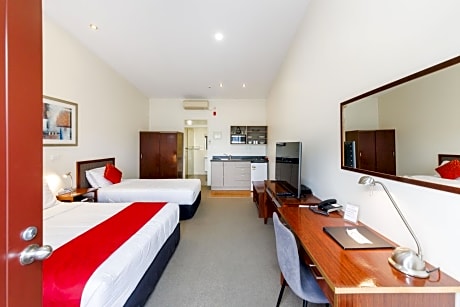 Twin Studio with Spa Bath