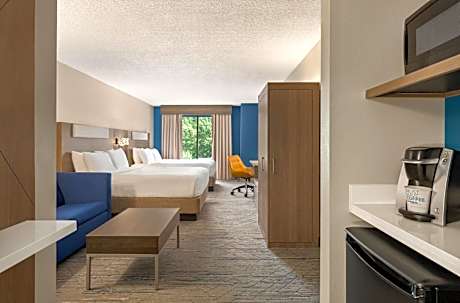 Queen Room with Two Queen Beds - Disability Access with Bath Tub