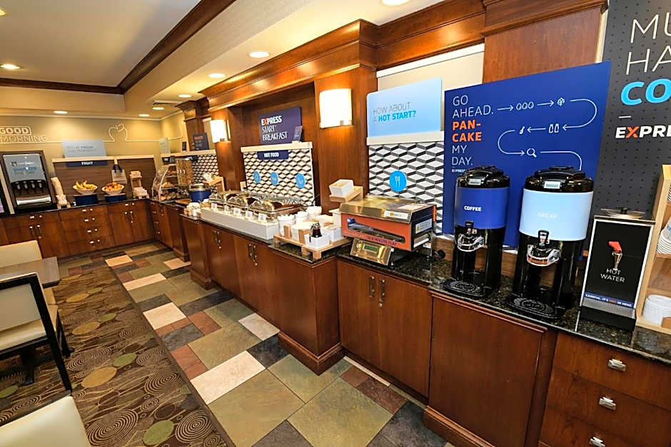 Holiday Inn Express Hotel & Suites Grand Forks By IHG