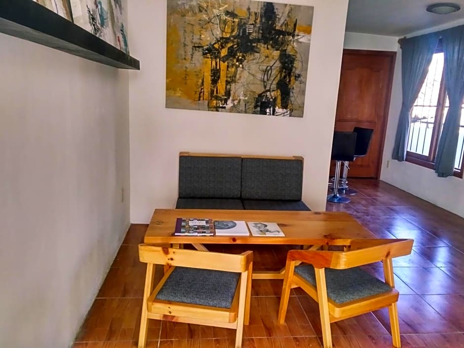La Tozi Hotel