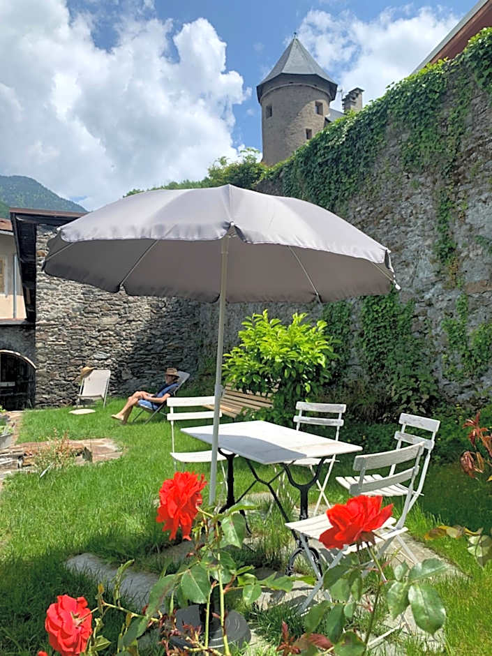 Au Cheval Blanc - appartements et chambres d'hôtes