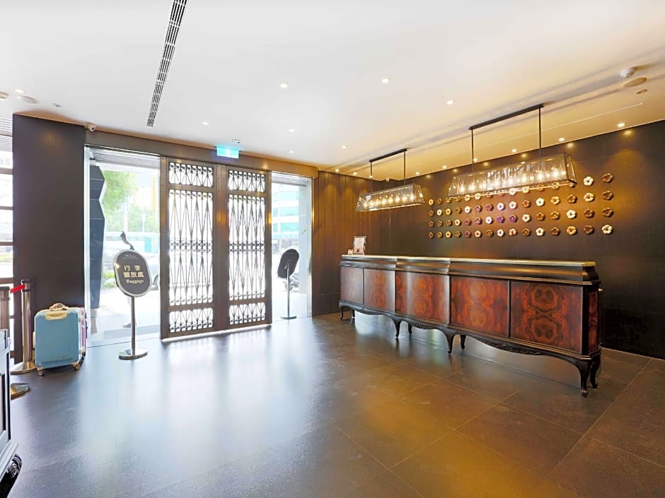 Royal Group Hotel Buo Ai Branch