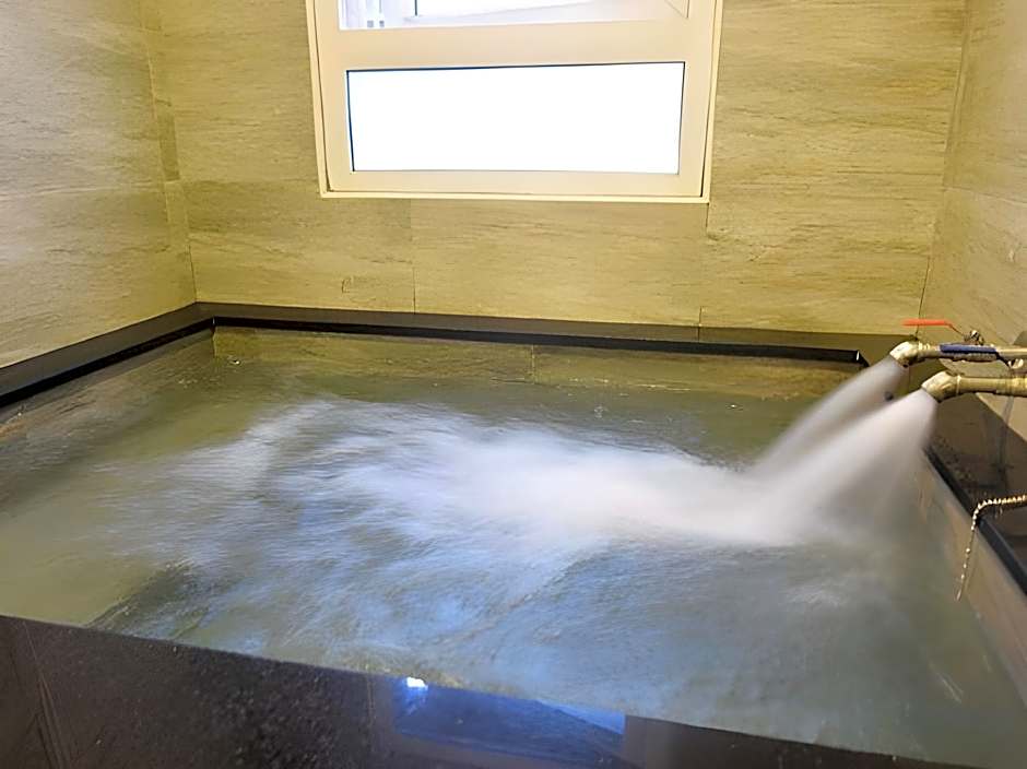 Jiaosi Twenty-one Hotspring Inn