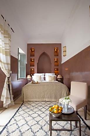 Orientale Superior Double Room Romi Side