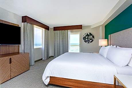 1 Bedroom Suite Oceanfront Balcony