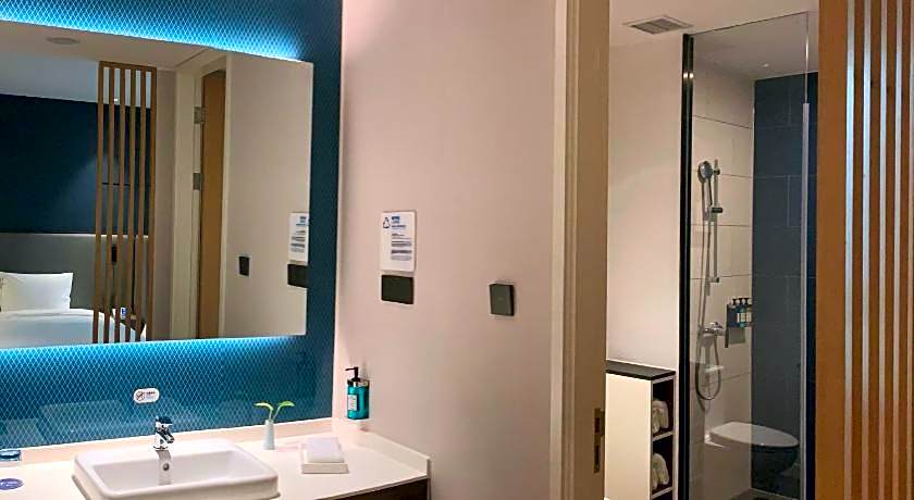 Holiday Inn Express Shanghai Kangqiao By IHG