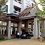 Yeak Loam Hotel