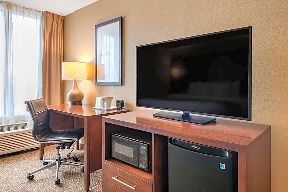 Comfort Suites Baymeadows Near Butler Blvd