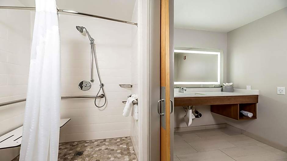 Holiday Inn Express Fremont - Milpitas Central By IHG